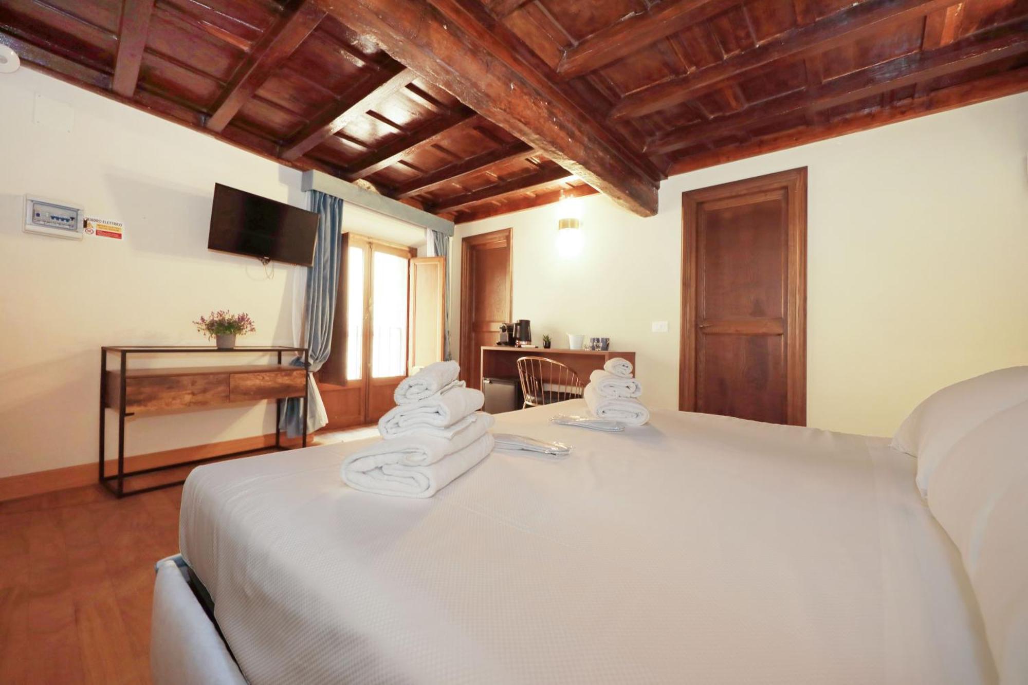 Golden Pantheon Rooms Рим Экстерьер фото